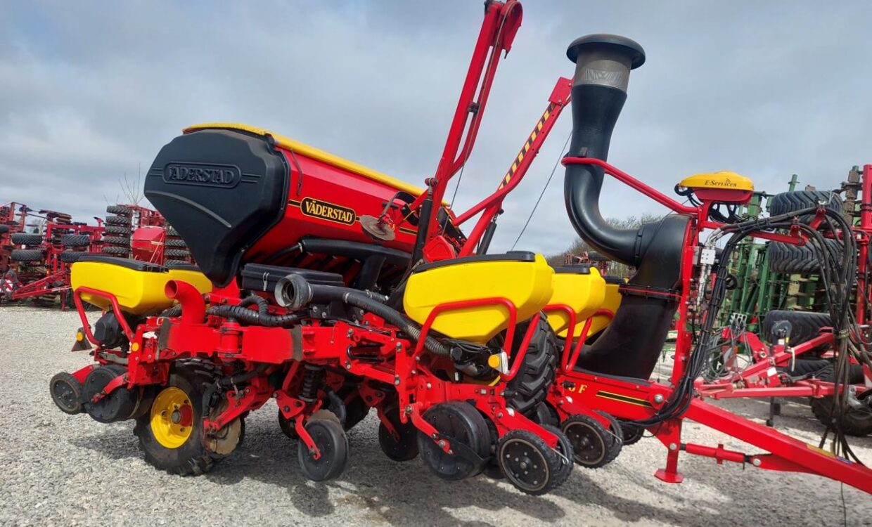 Väderstad Tempo 8 F med E-service