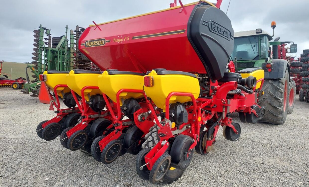 Väderstad Tempo 8 F med E-service