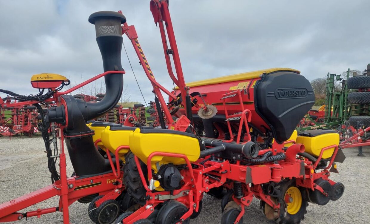 Väderstad Tempo 8 F med E-service