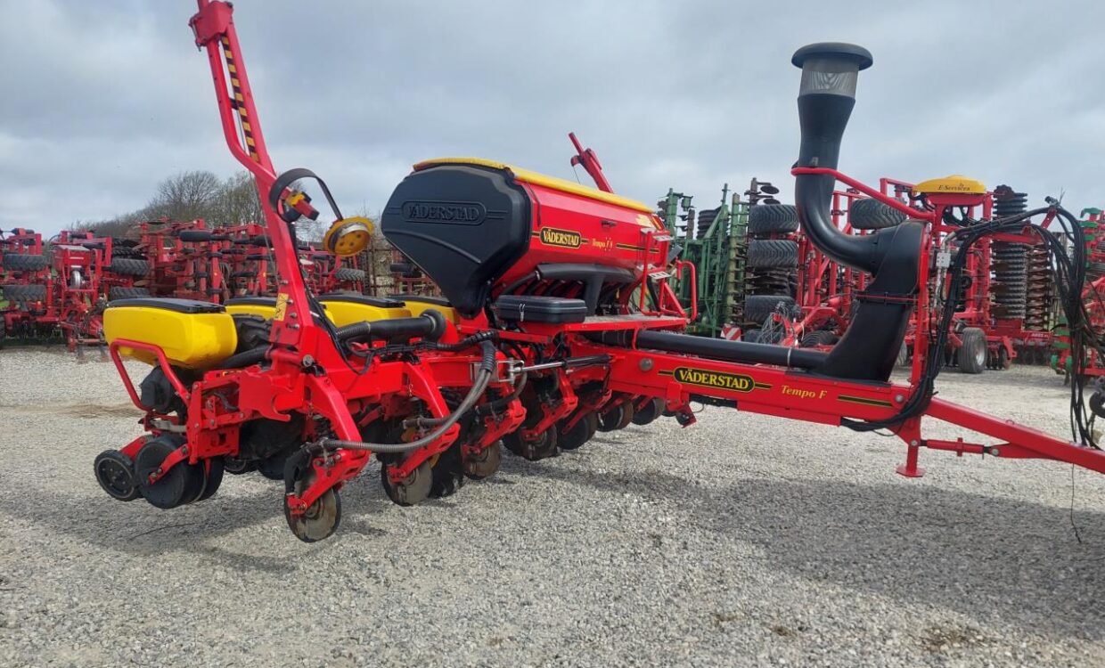 Väderstad Tempo 8 F med E-service
