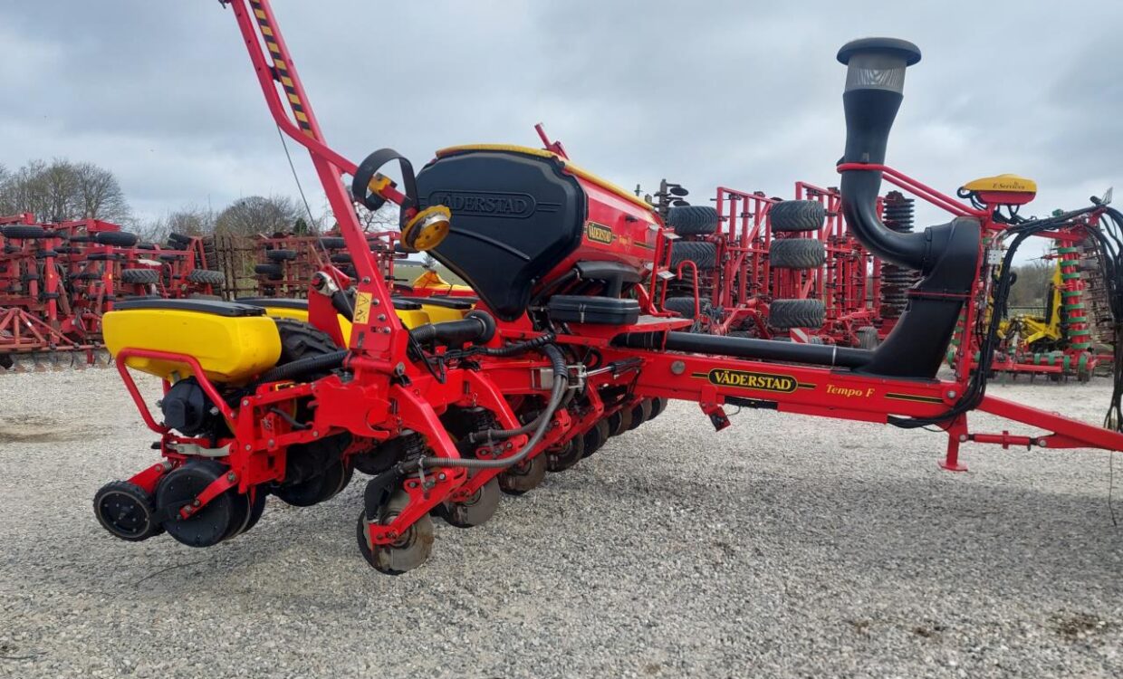 Väderstad Tempo 8 F med E-service