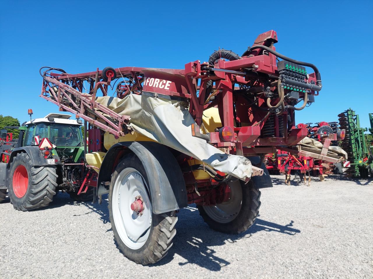 Hardi Commander Plus 4200 - 28m Twin
