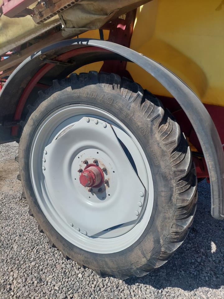Hardi Commander Plus 4200 - 28m Twin