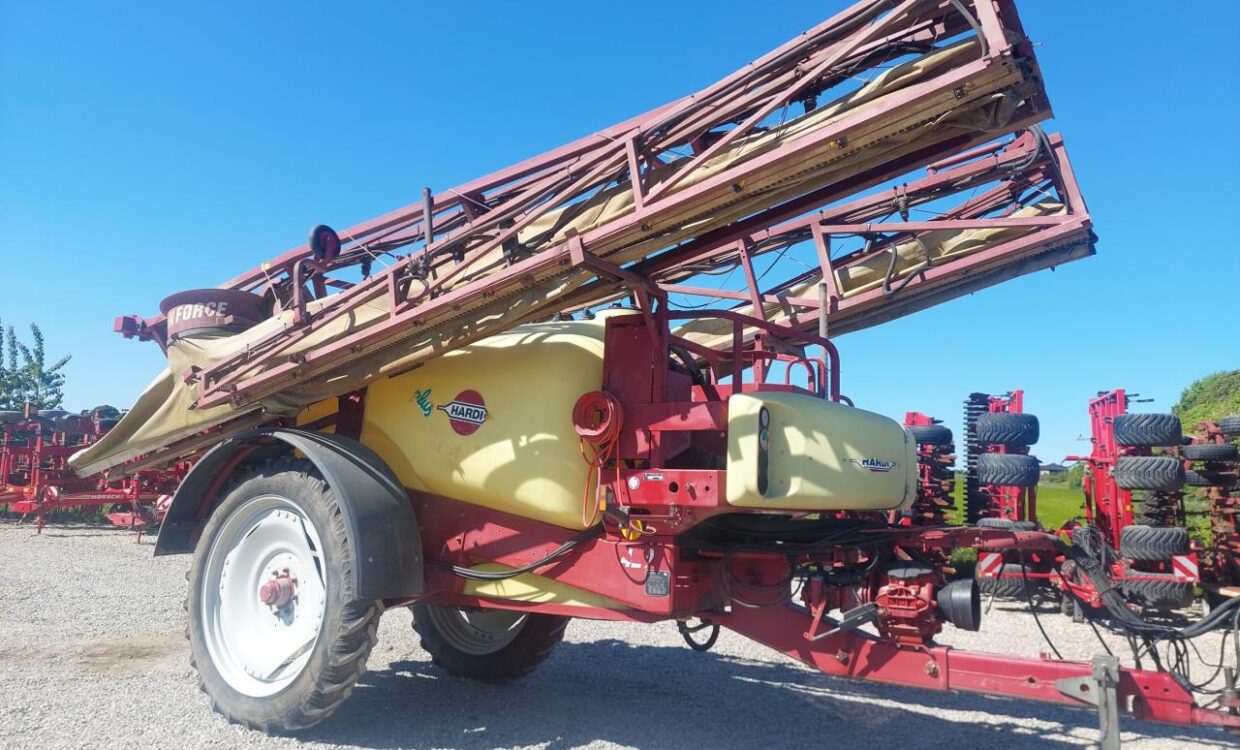 Hardi Commander Plus 4200 - 28m Twin