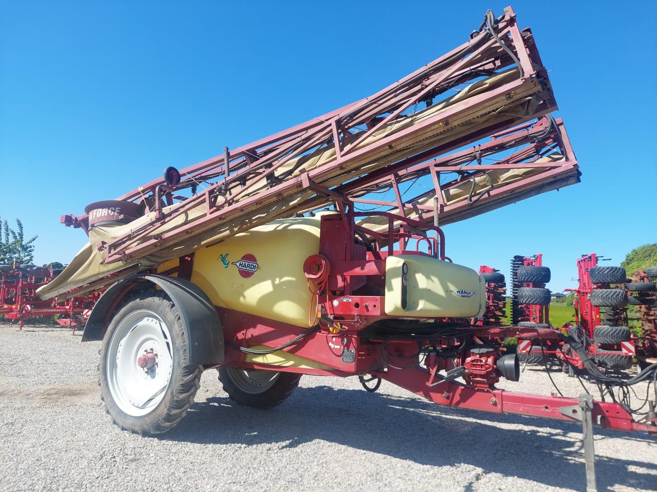 Hardi Commander Plus 4200 - 28m Twin