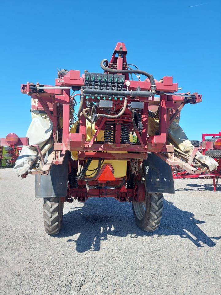Hardi Commander Plus 4200 - 28m Twin