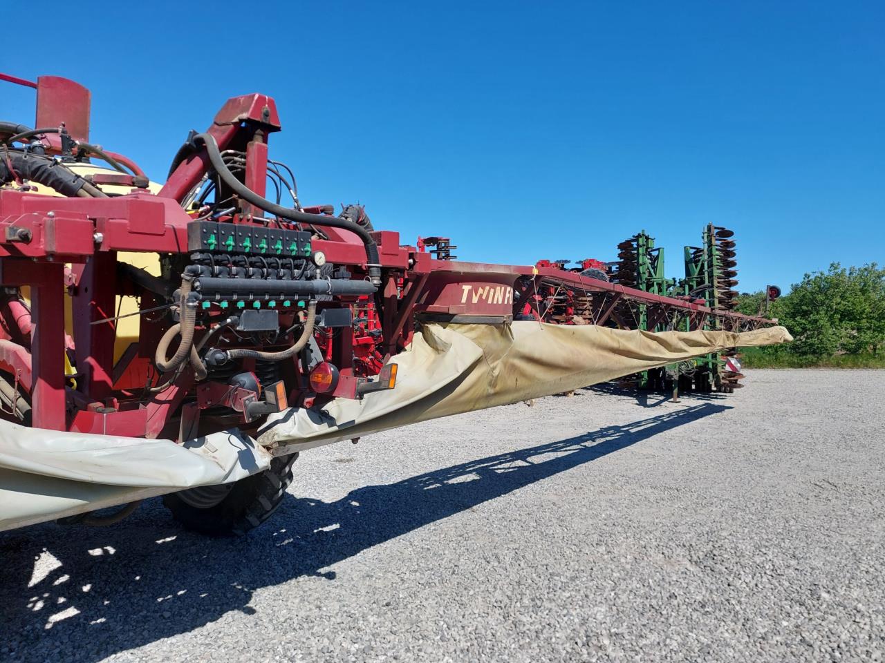 Hardi Commander Plus 4200 - 28m Twin