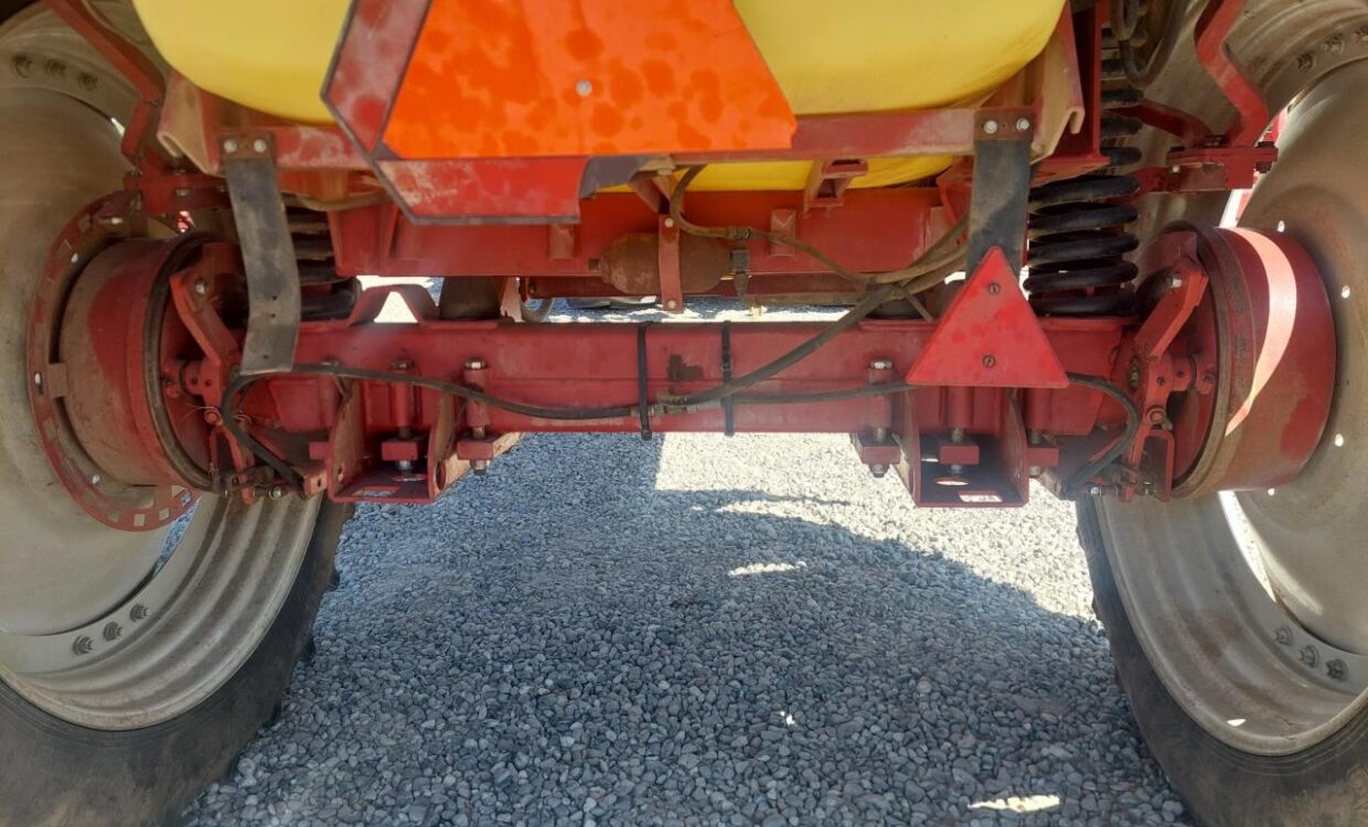 Hardi Commander Plus 4200 - 28m Twin