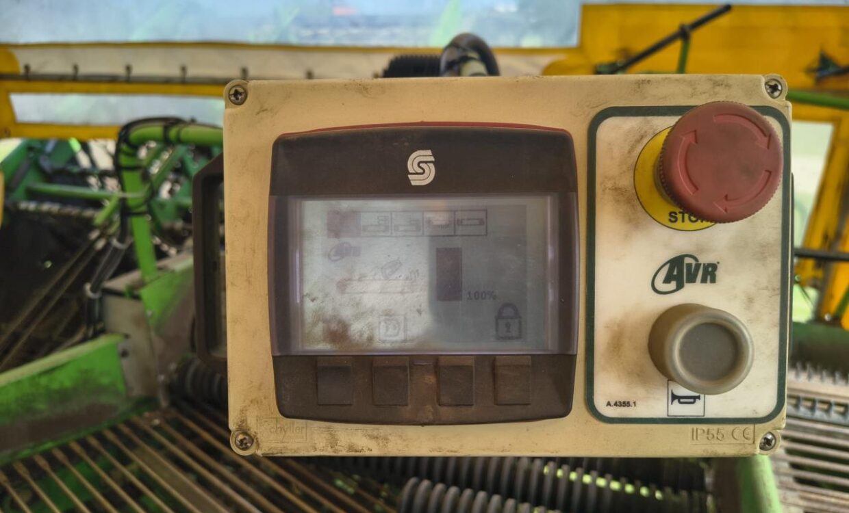 AVR SPIRIT 8200