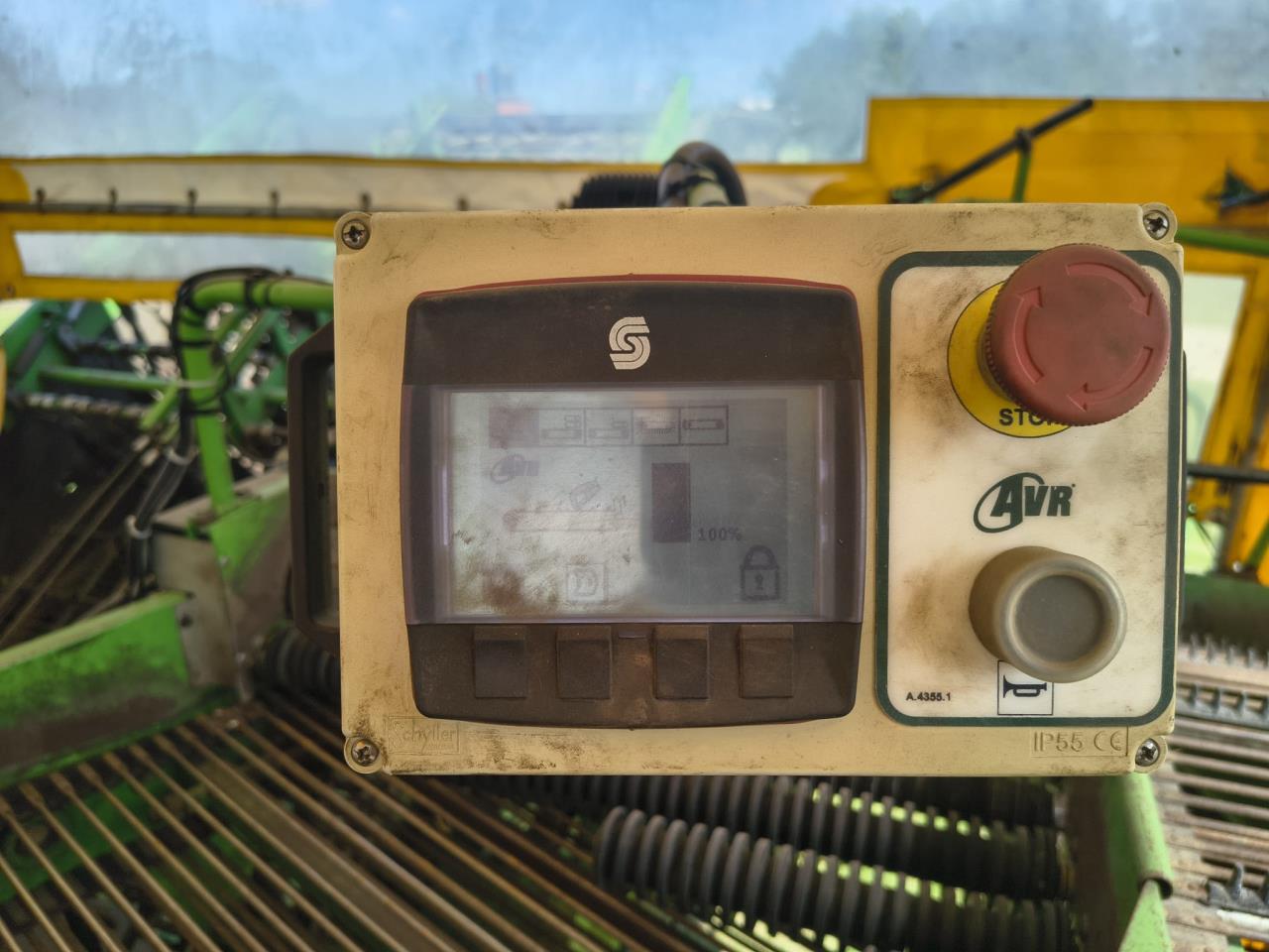 AVR SPIRIT 8200