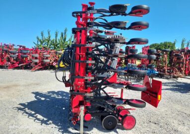 Horsch Focus 6 TD rapeseed cutter beam