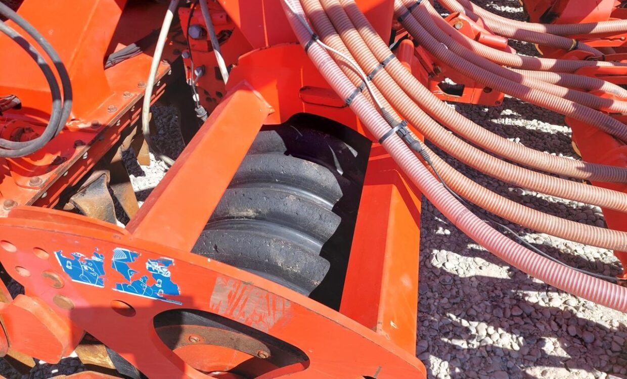 Kuhn NC 4000 / HR 4004
