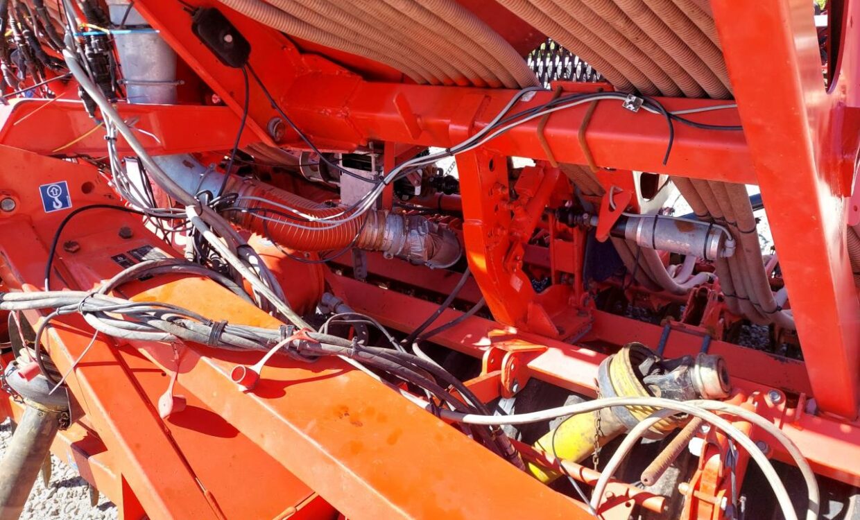Kuhn NC 4000 / HR 4004