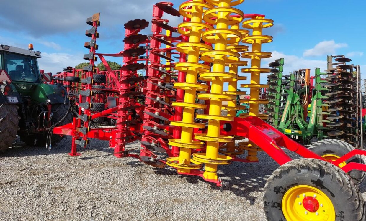 Väderstad Carrier XT 525