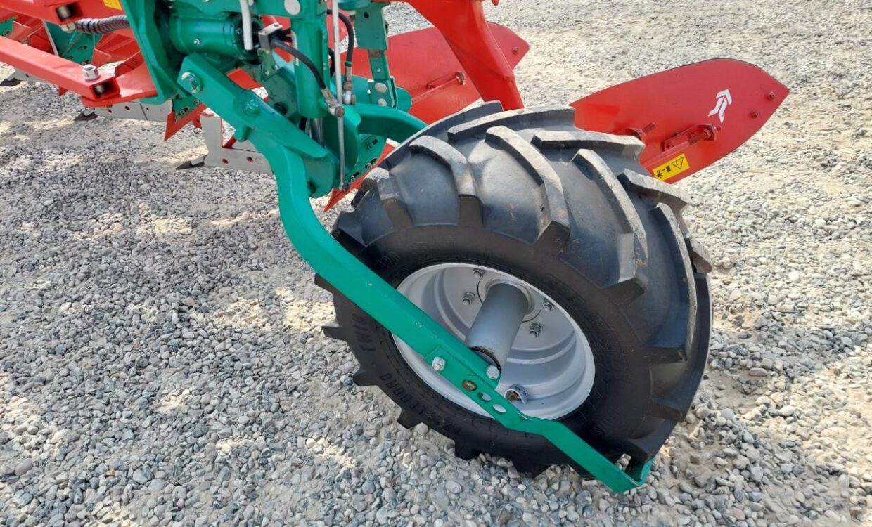 Kverneland 3300 S Variomat 5F m. Packomat