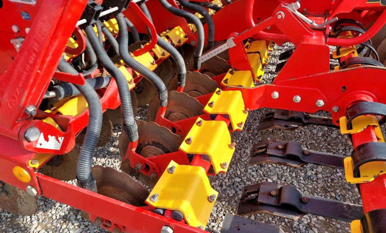 Väderstad Rapid 400C Super XL with Biodrill