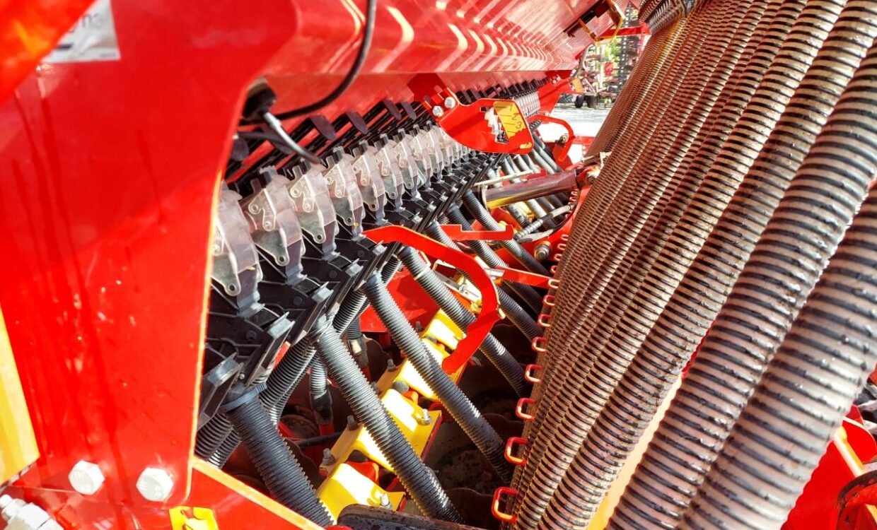 Väderstad Rapid 400C Super XL with Biodrill