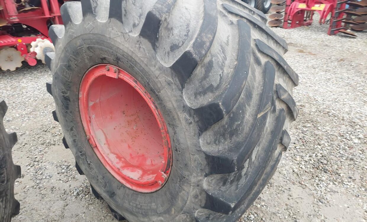 Goodyear Terra-Tire 73 x 44.00 - 32 NSH