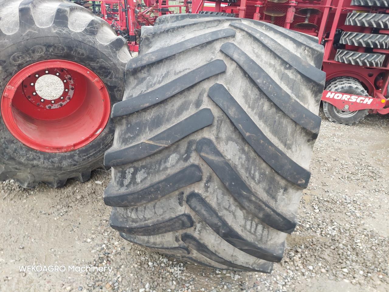 Goodyear Terra-Tire 73 x 44.00 - 32 NSH