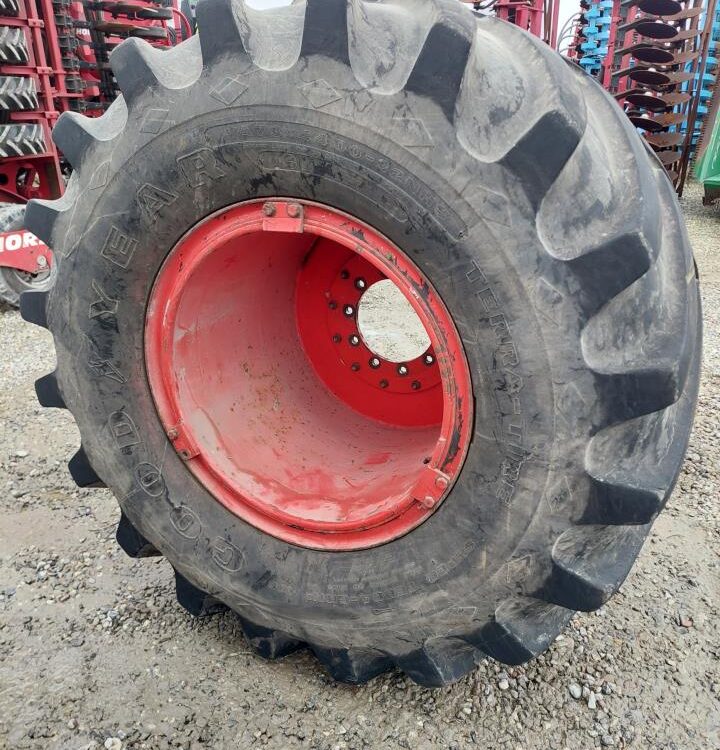 Goodyear Terra-Tire 73 x 44.00 - 32 NSH