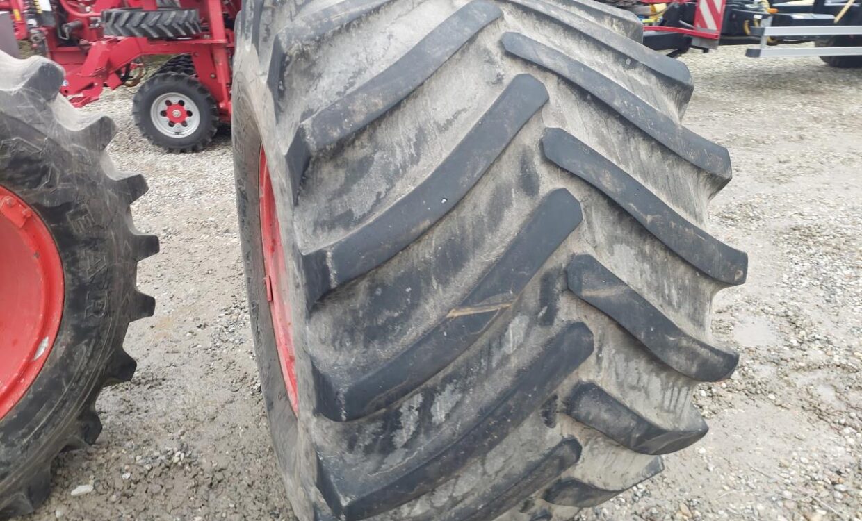 Goodyear Terra-Tire 73 x 44.00 - 32 NSH