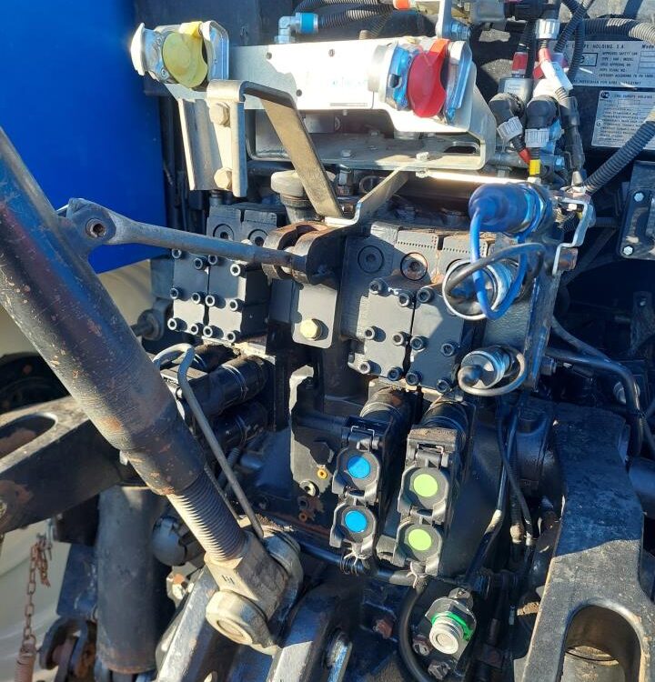 New Holland T 7.220 Autocommand