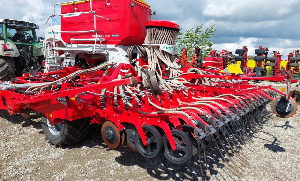 Pöttinger Terrasem V 6000 D Z Fertilizer