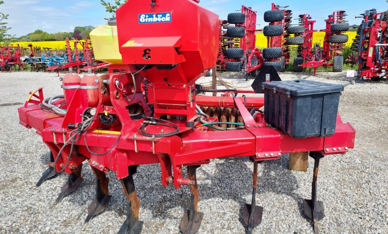 HE-VA Sub-Tiller 400 with cutting edge