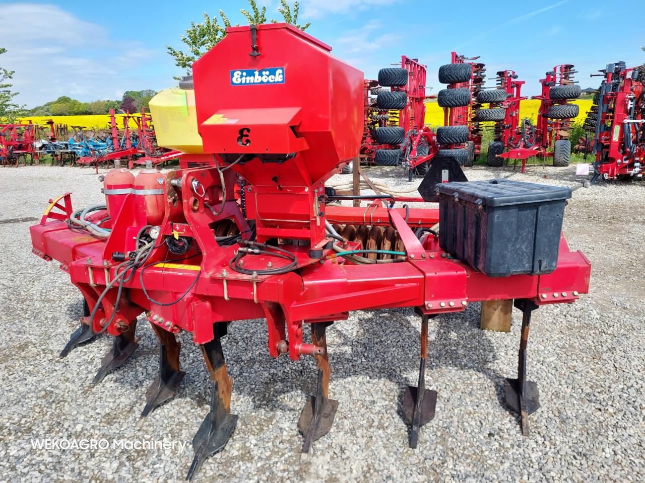 HE-VA Sub-Tiller 400 with cutting edge