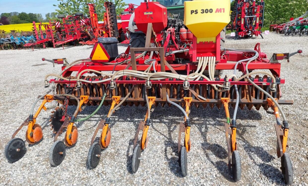 HE-VA Sub-Tiller 400 with cutting edge