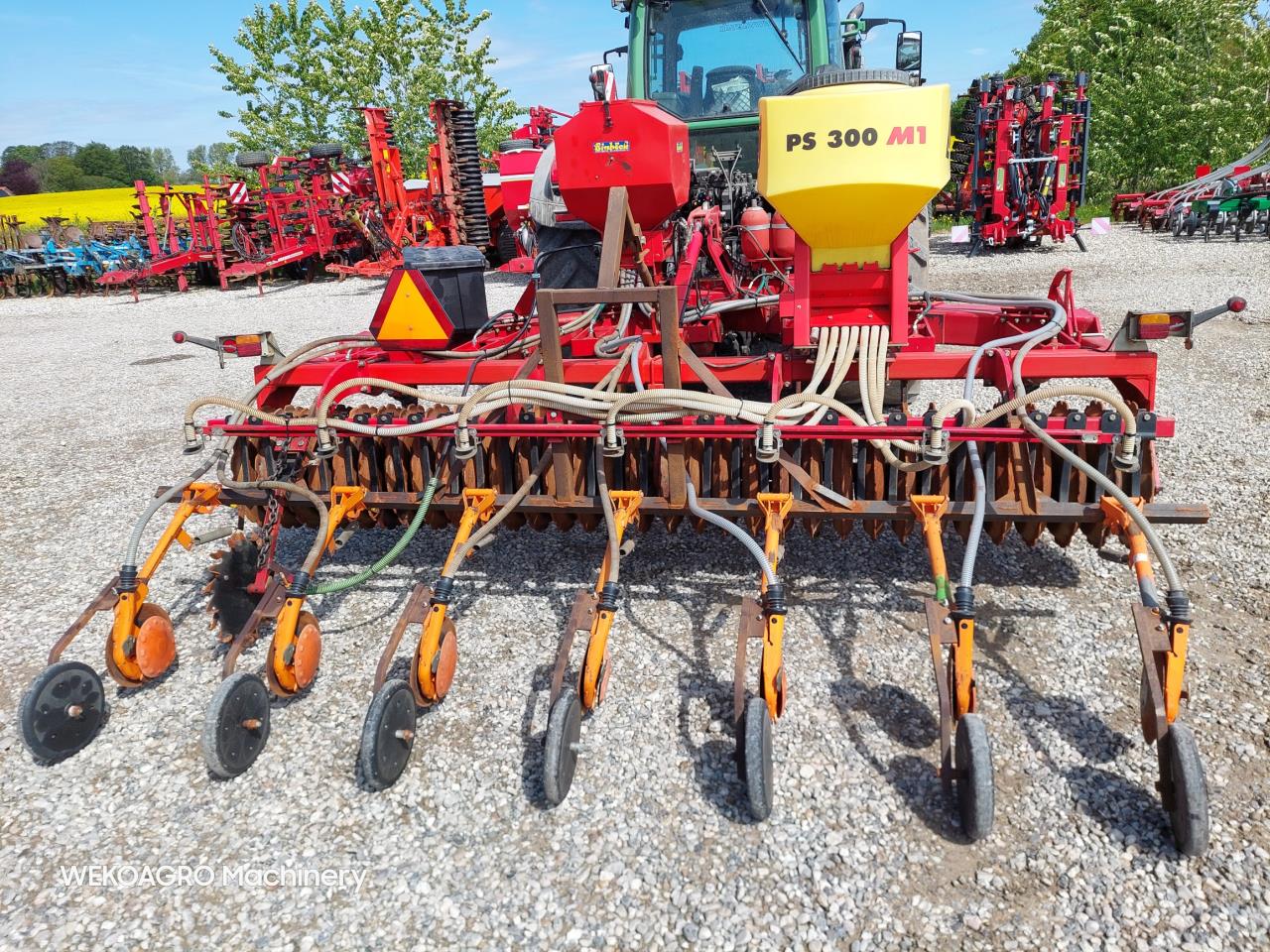 HE-VA Sub-Tiller 400 with cutting edge