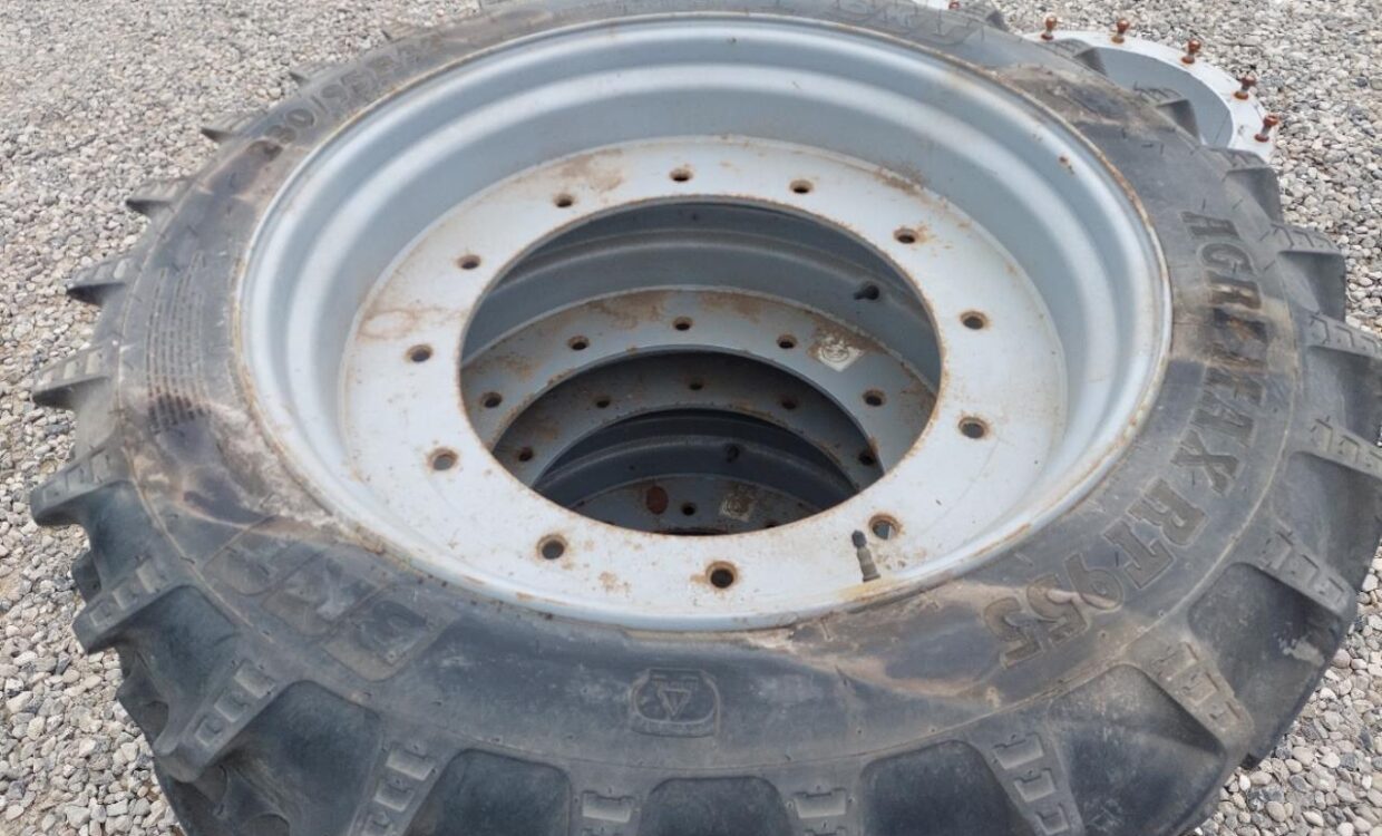 BKT 320/95R32 Dobbelthjul sæt