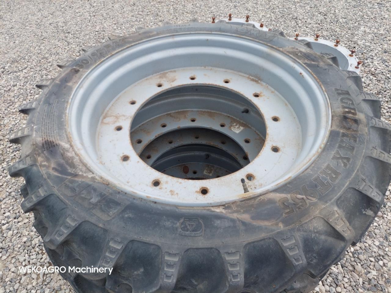 BKT 320/95R32 Dobbelthjul sæt
