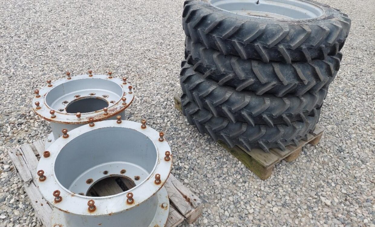 BKT 320/95R32 Dobbelthjul sæt