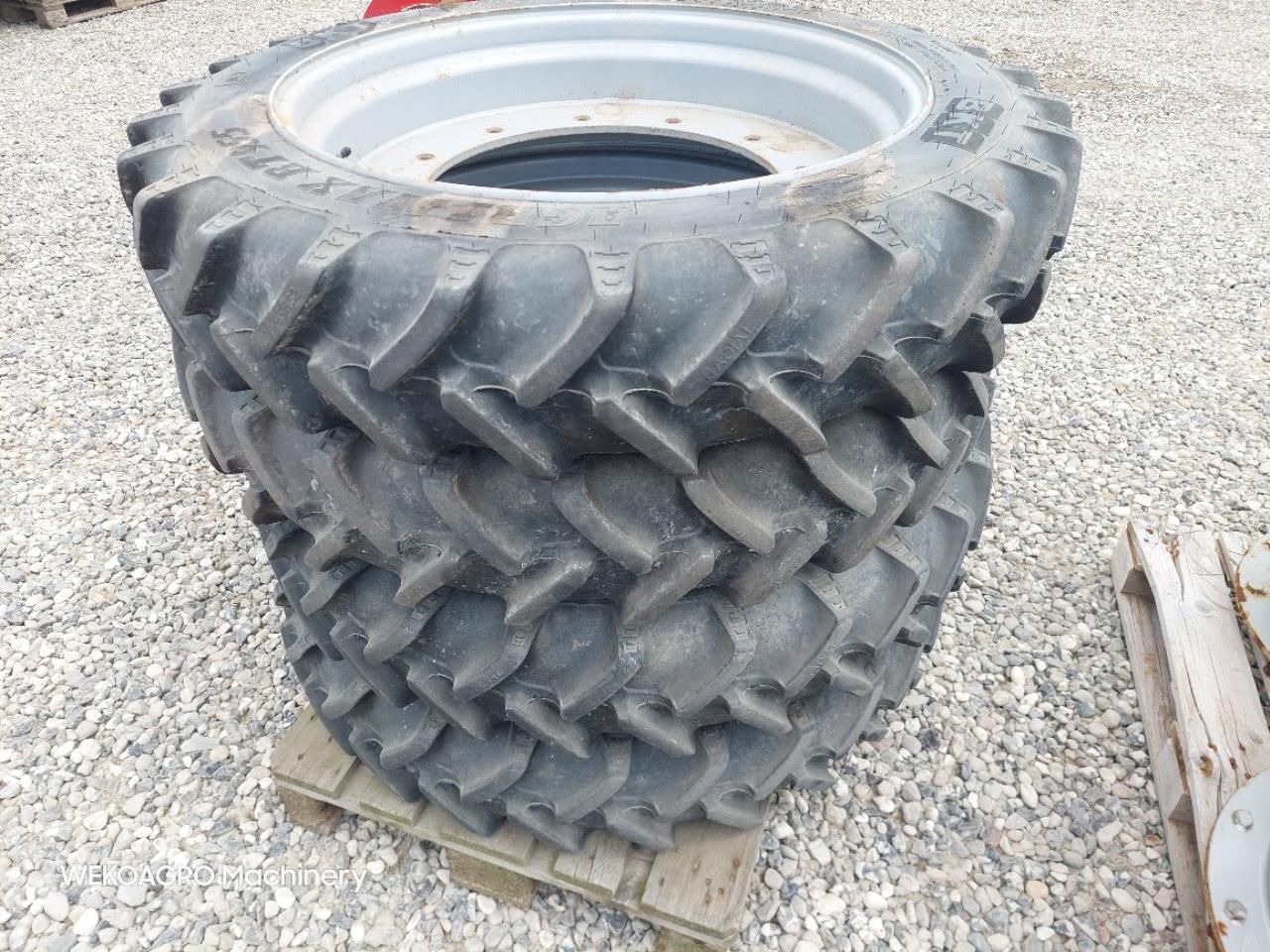 BKT 320/95R32 Dobbelthjul sæt