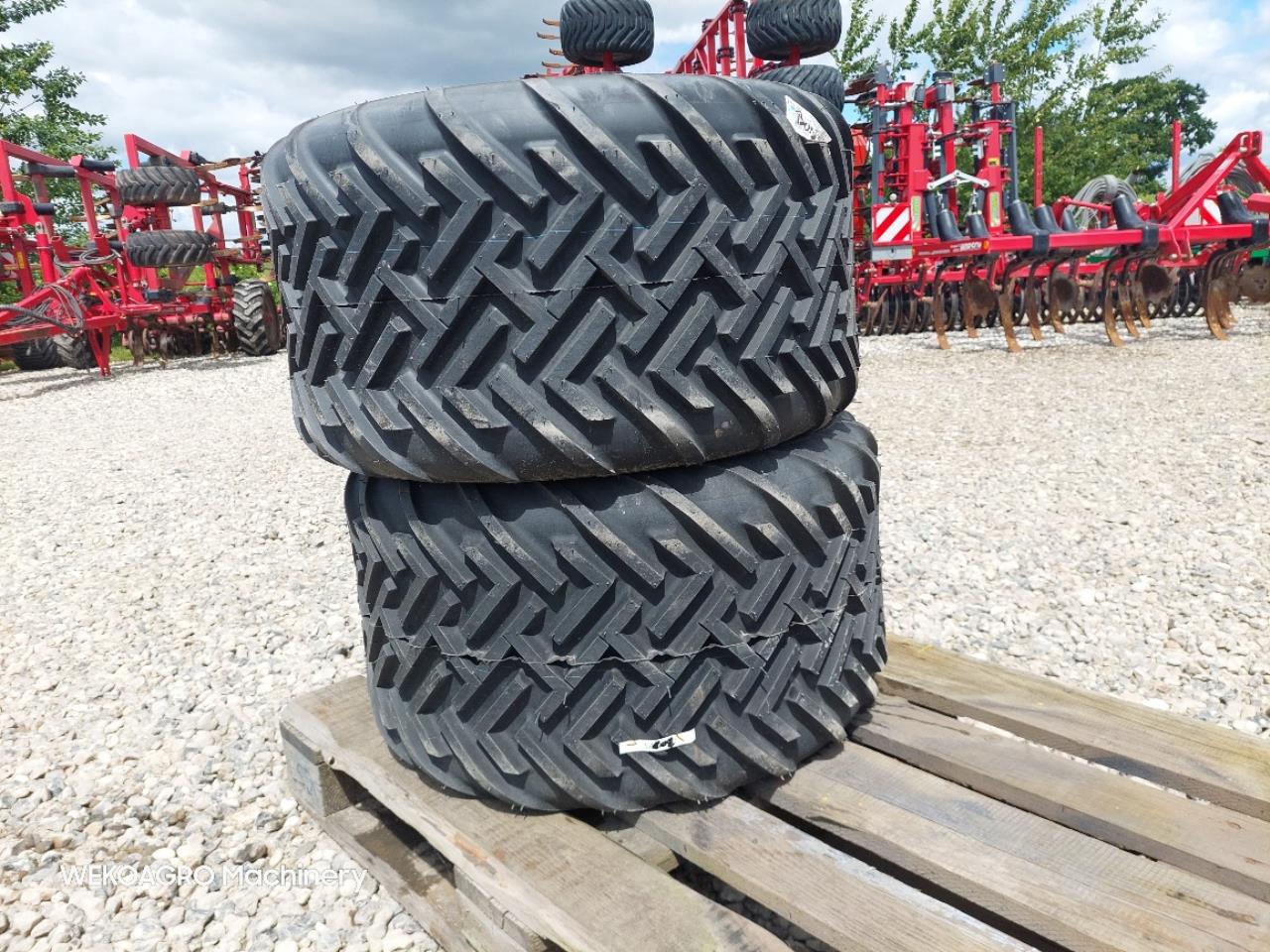 BKT Track marster 31x15.50-15