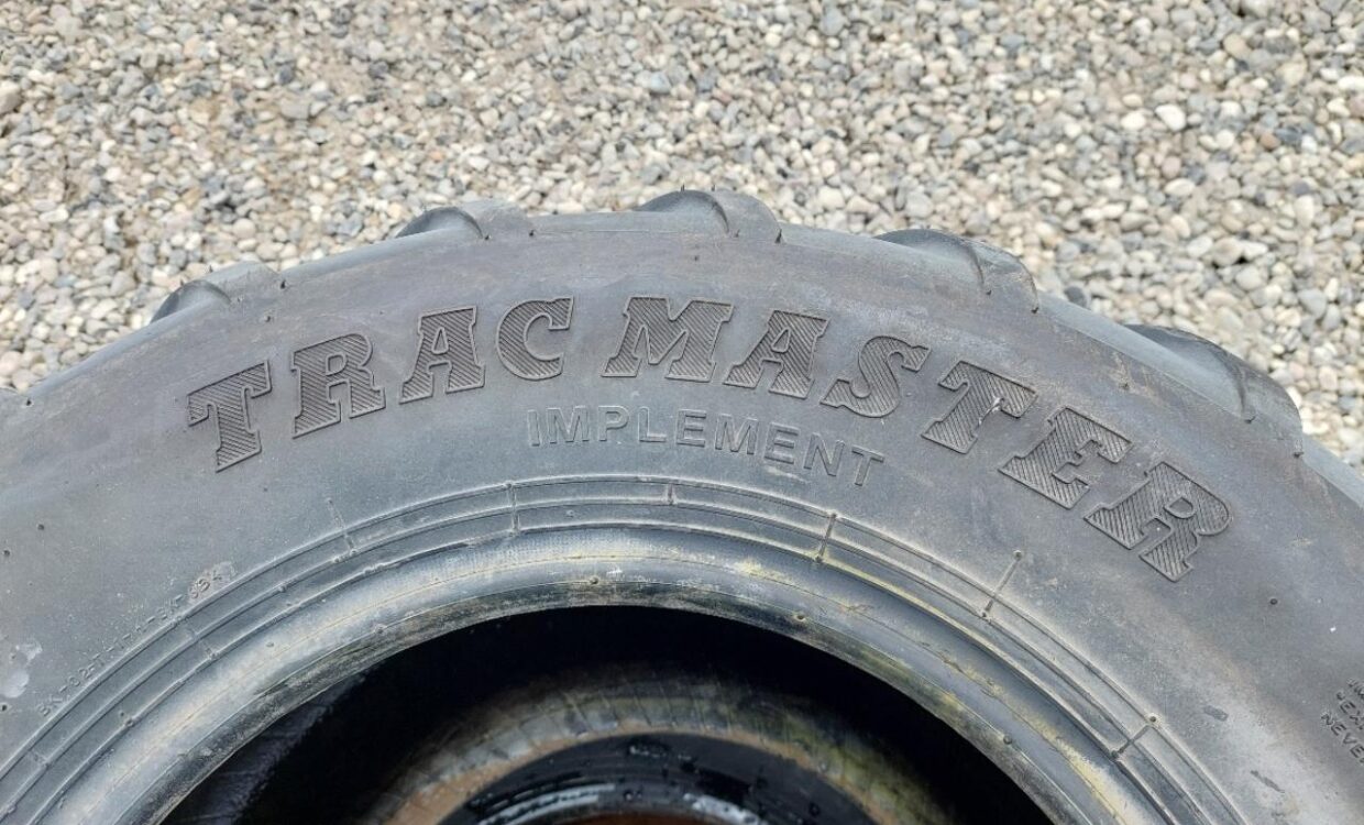BKT Track marster 31x15.50-15